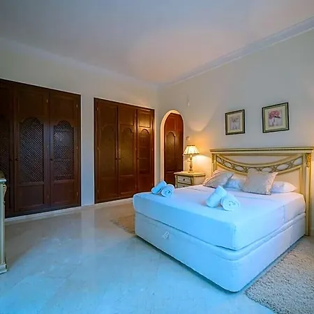 Villa Moscu 13 Comfortable Marbella