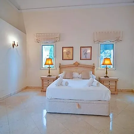 Villa Moscu 13 Comfortable Marbella