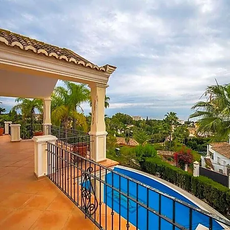 Moscu 13 Comfortable Villa Marbella