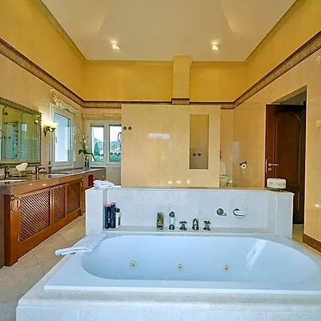Villa Moscu 13 Comfortable Marbella