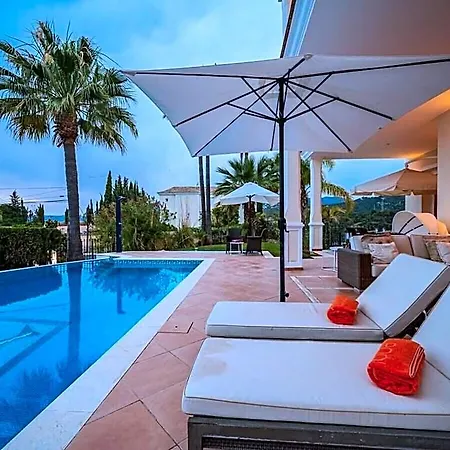 Moscu 13 Comfortable * Marbella